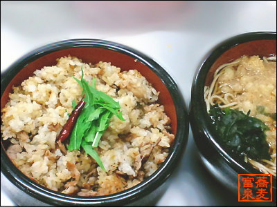 チャーハンとたぬきそば